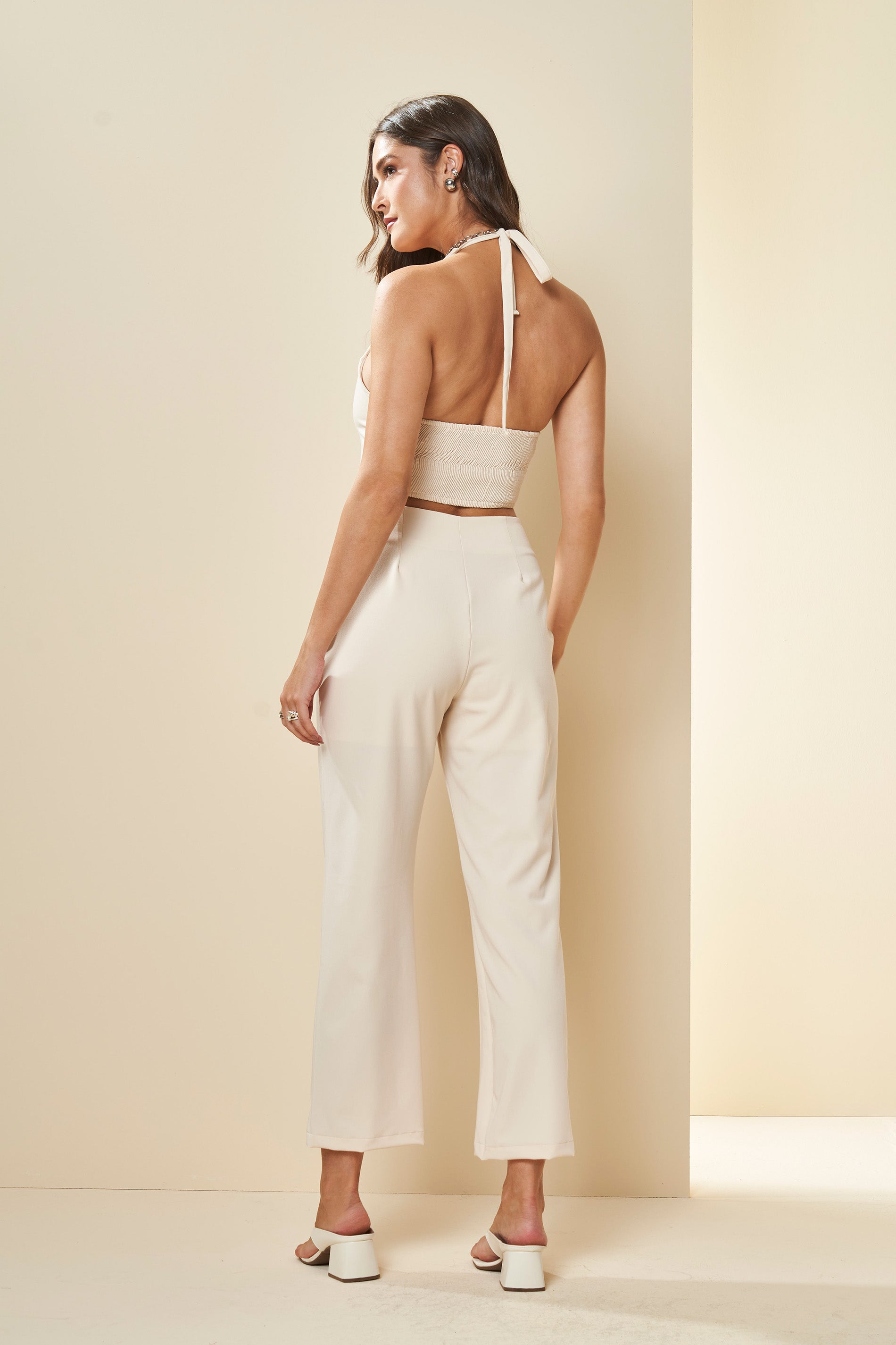 Calça Reta Cintura Média Solar com Bolsos Laterais