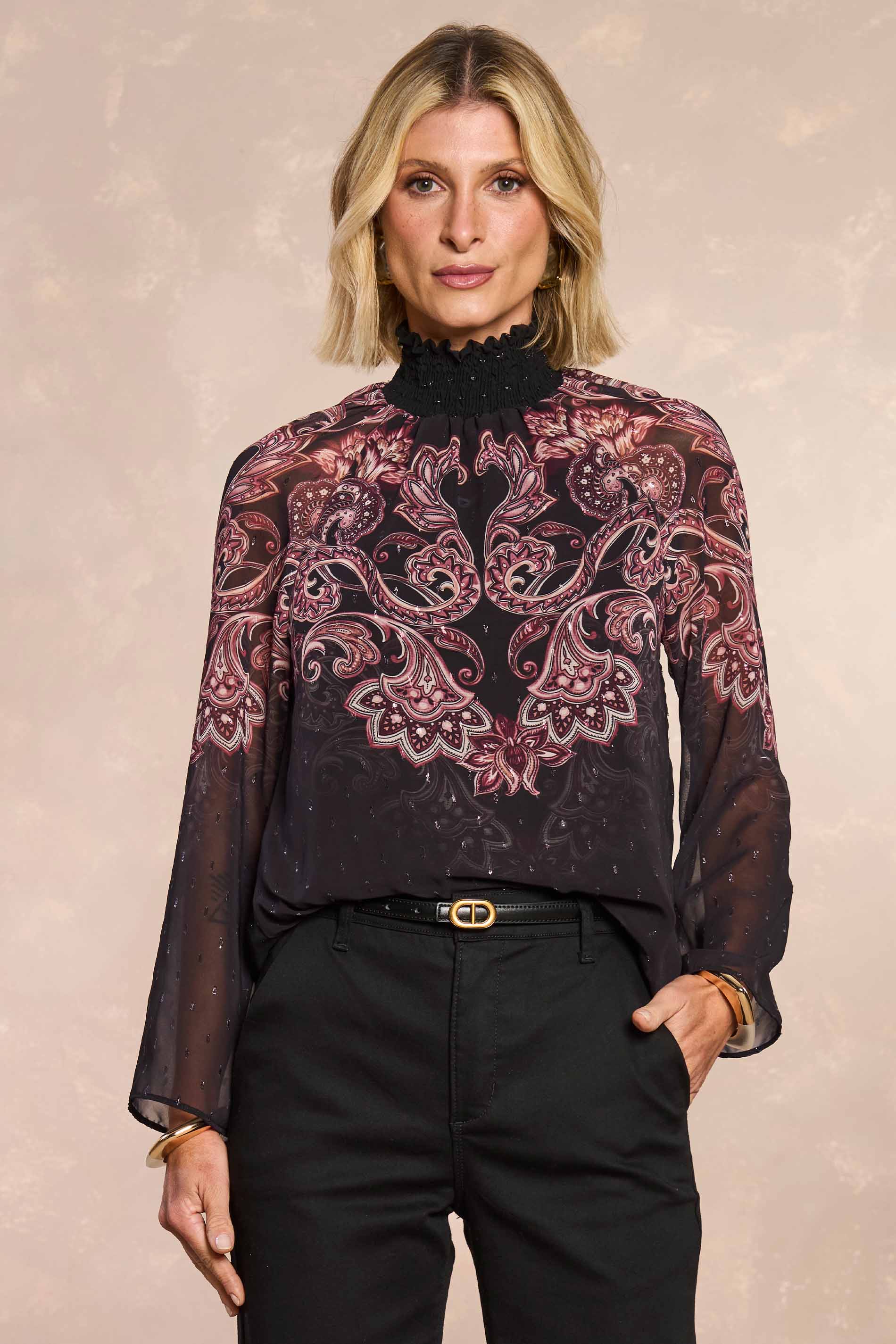 Blusa Jardim Boho em Plano Chiffon