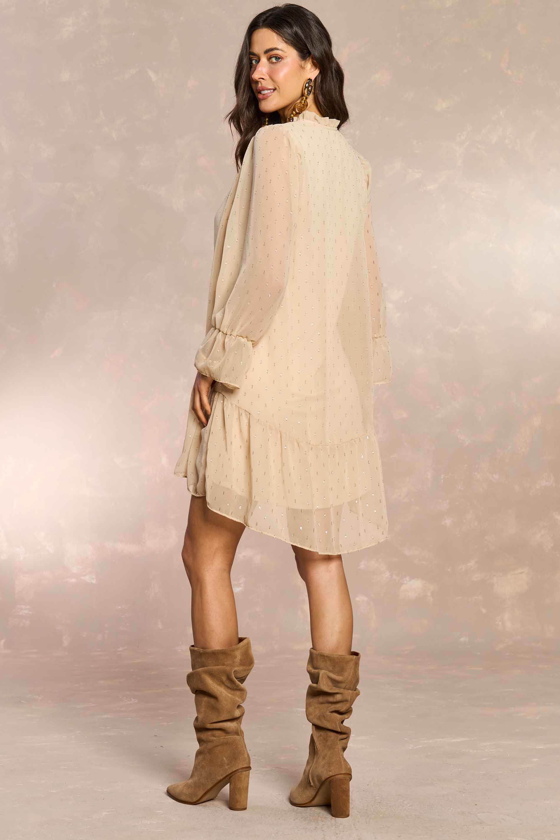 Vestido Curto Jardim Boho em Chiffon