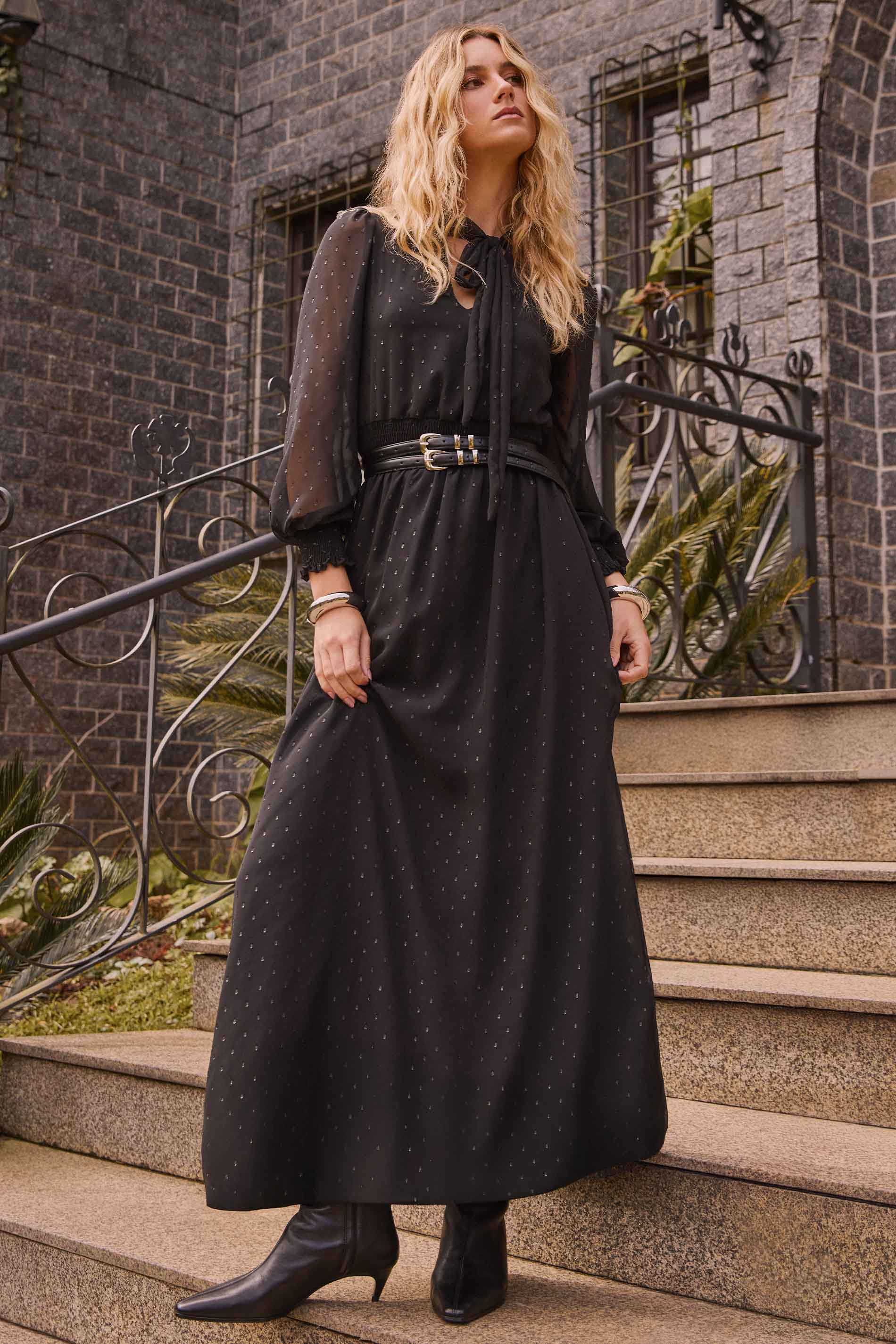 Vestido Longo Retrô Glam em Plano Chiffon