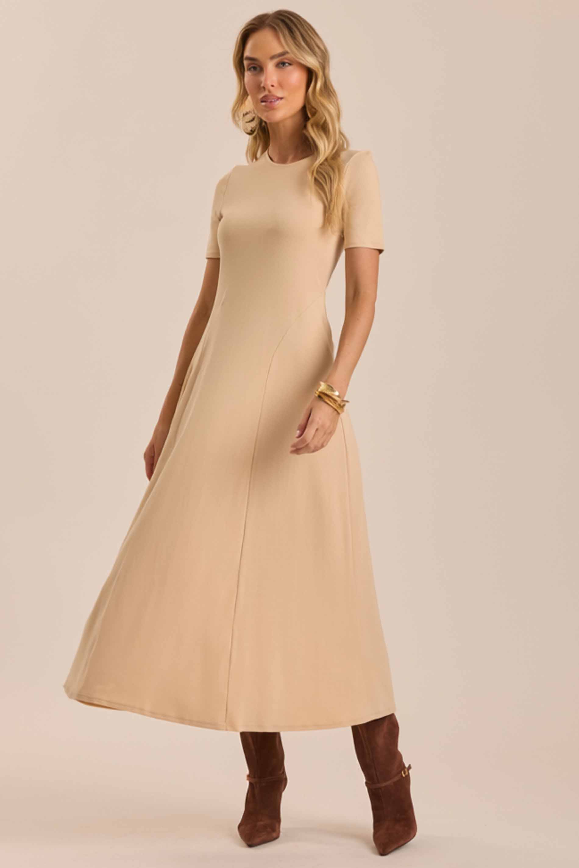 Vestido Midi Retô Glam em Suedine