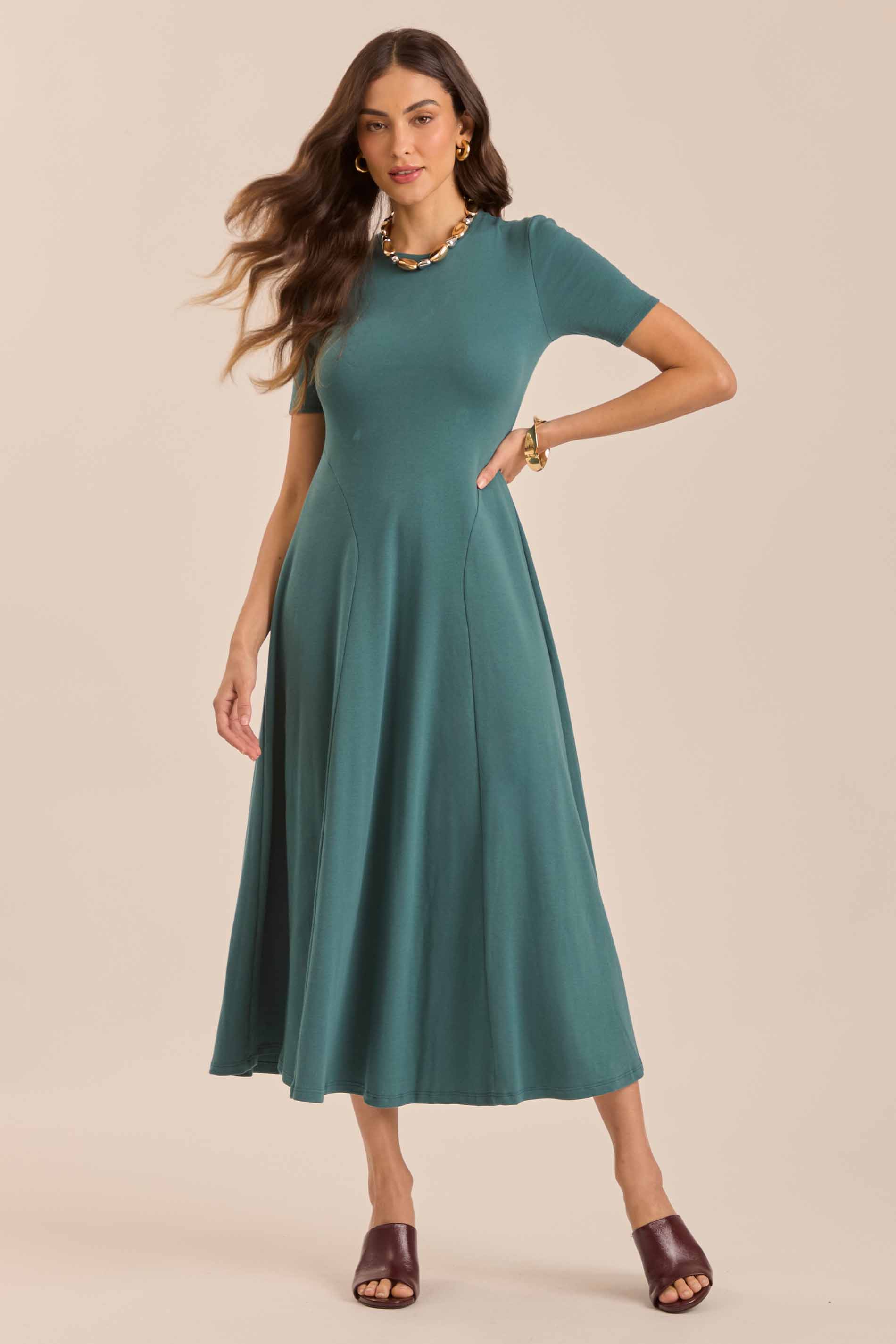 Vestido Midi Retô Glam em Suedine