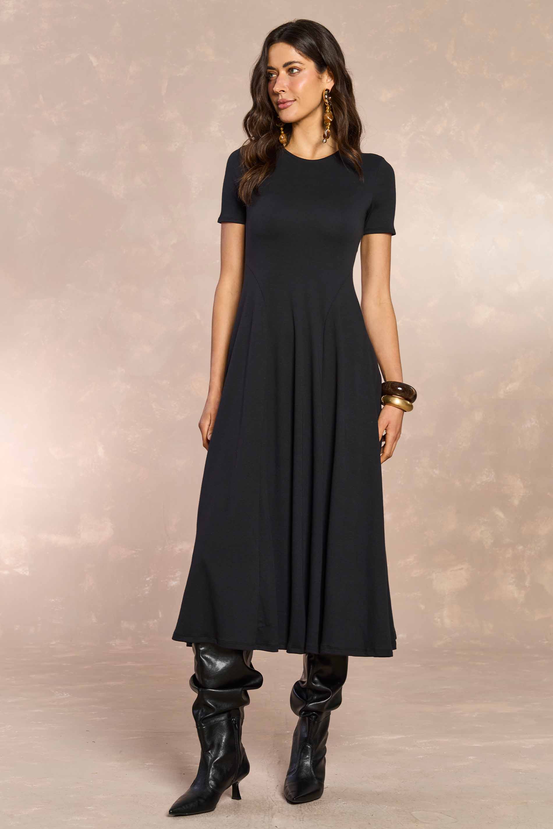 Vestido Midi Retô Glam em Suedine