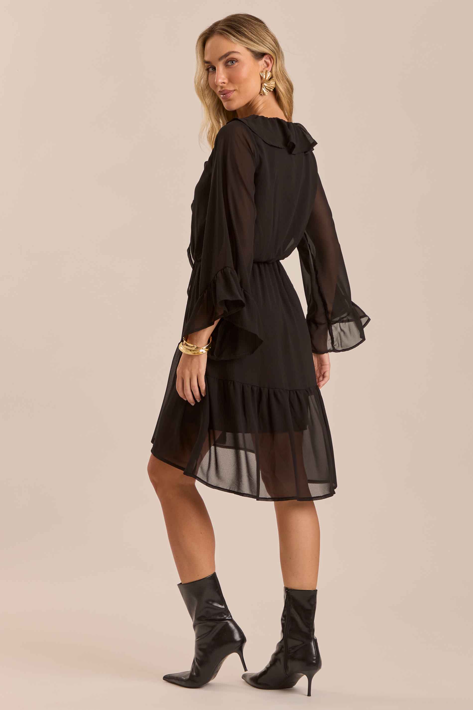 Vestido Curto Soft Garden em Chiffon