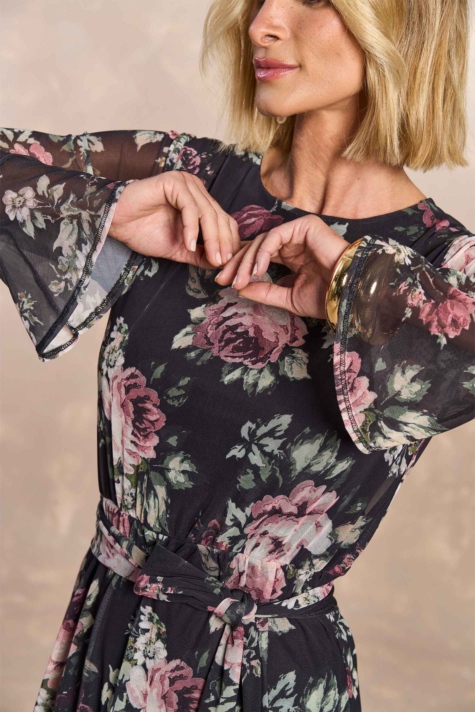 Vestido Curto Aquarela Rose em Tule