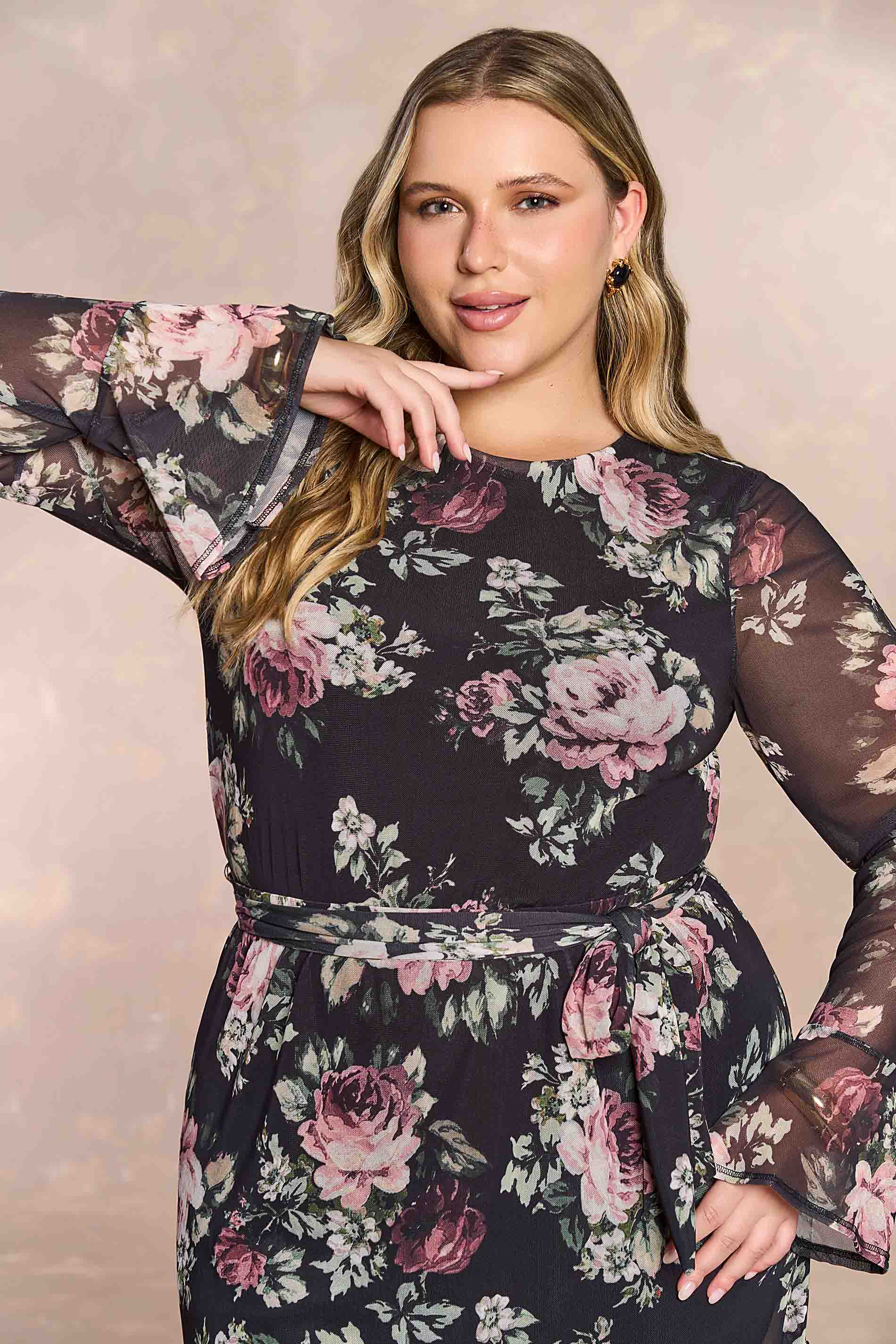 Vestido Curto Aquarela Rose em Tule