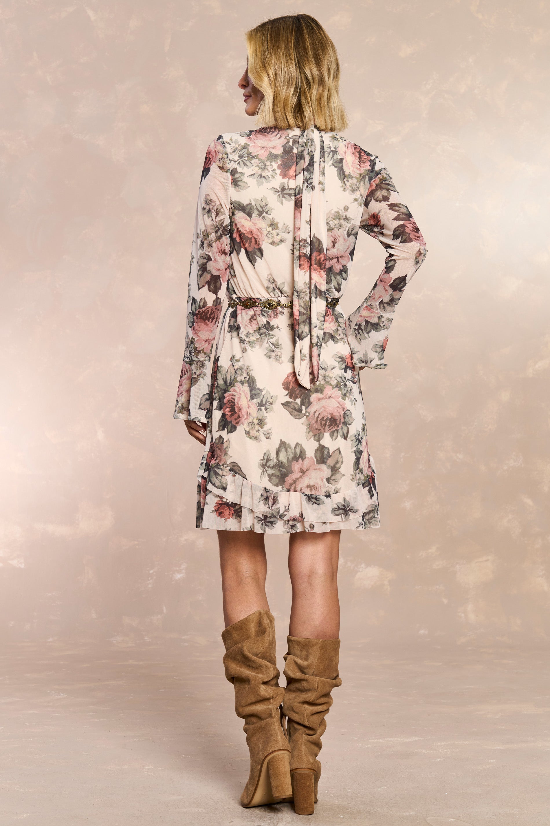 Vestido Curto Aquarela Rose em Tule