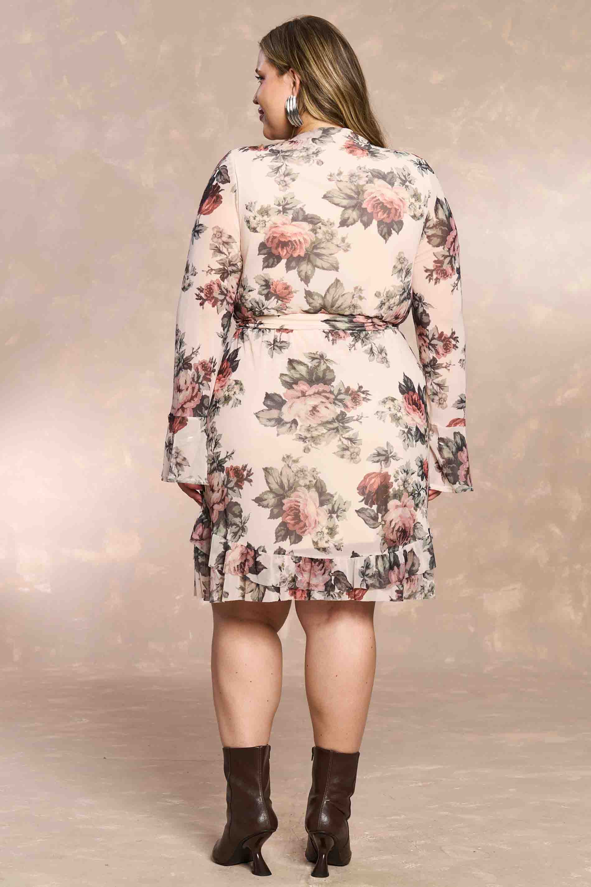 Vestido Curto Aquarela Rose em Tule