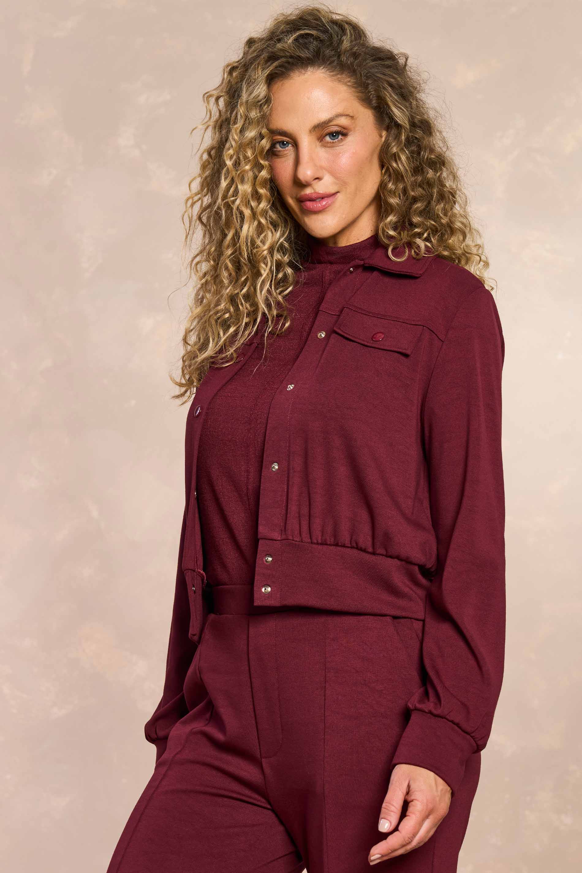Jaqueta Retrô Glam em Bodycon