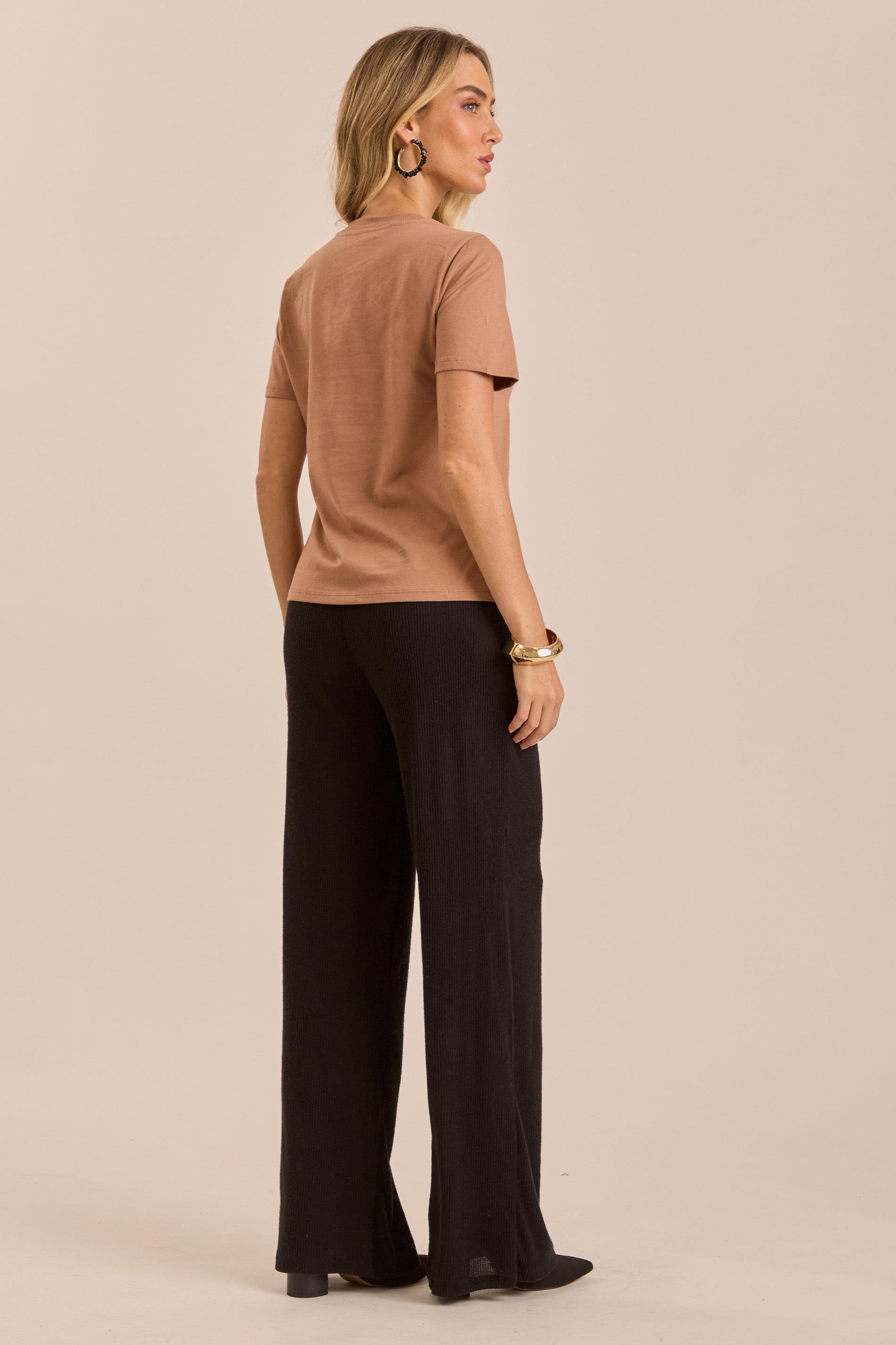 T-shit Jardim Boho com Estampa Frontal