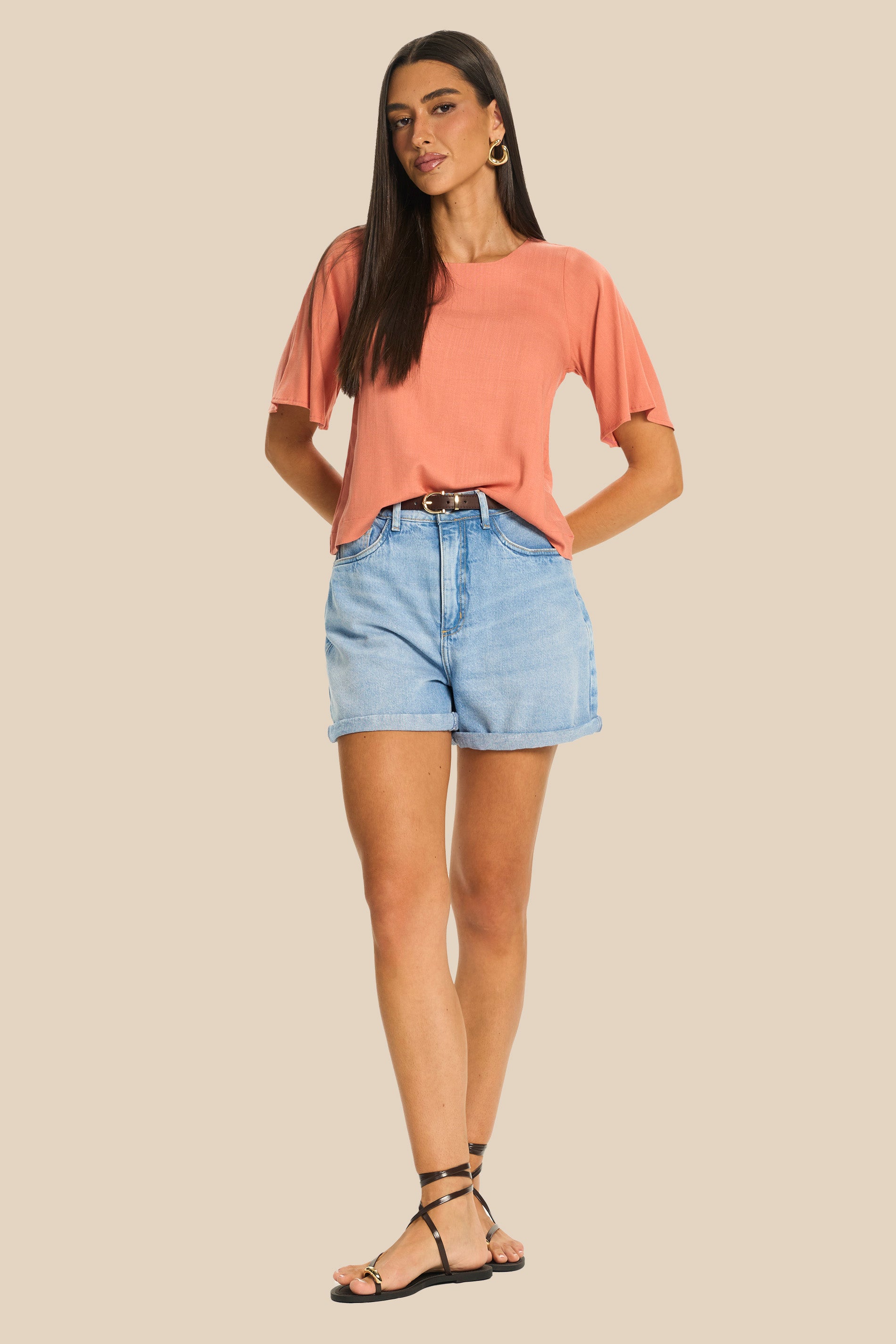 Shorts Jeans Claro com Barra Dobrada Miragem - Doce Trama