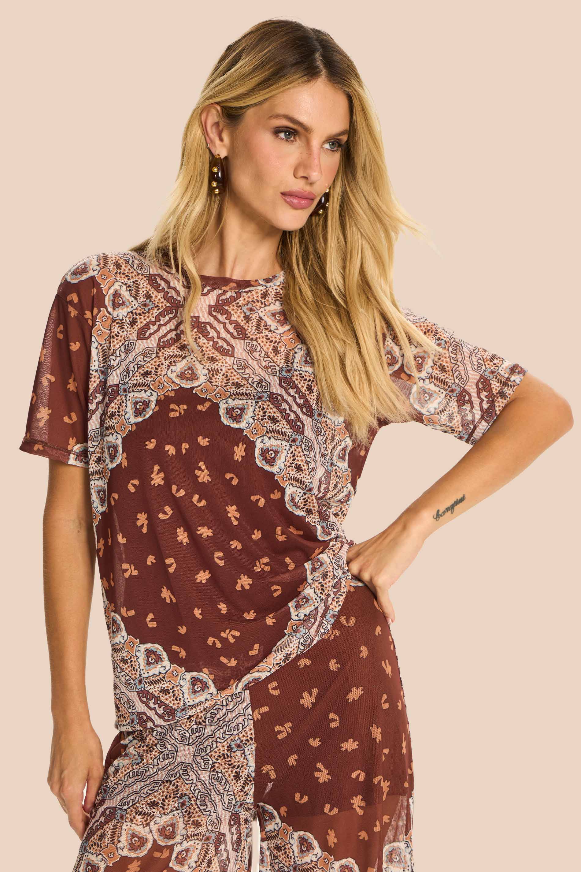 Blusa Manga Curta em Tule Estampado Miragem - Doce Trama