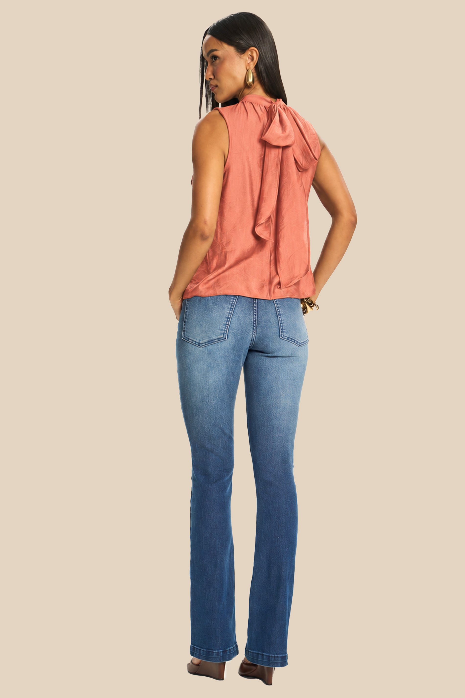 Blusa sem Mangas Gola Laço e Amarração Miragem - Doce Trama