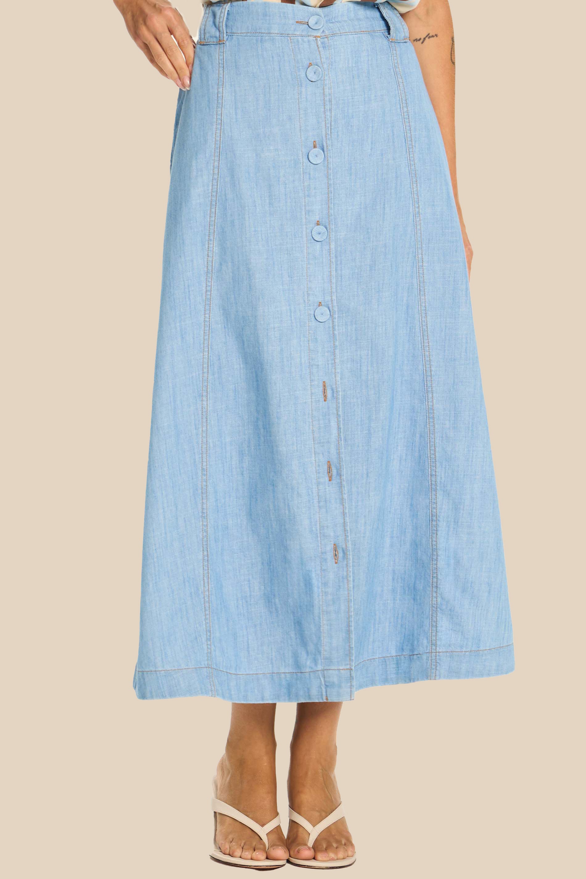 Saia Midi Jeans Evasê com Botões Miragem - Doce Trama