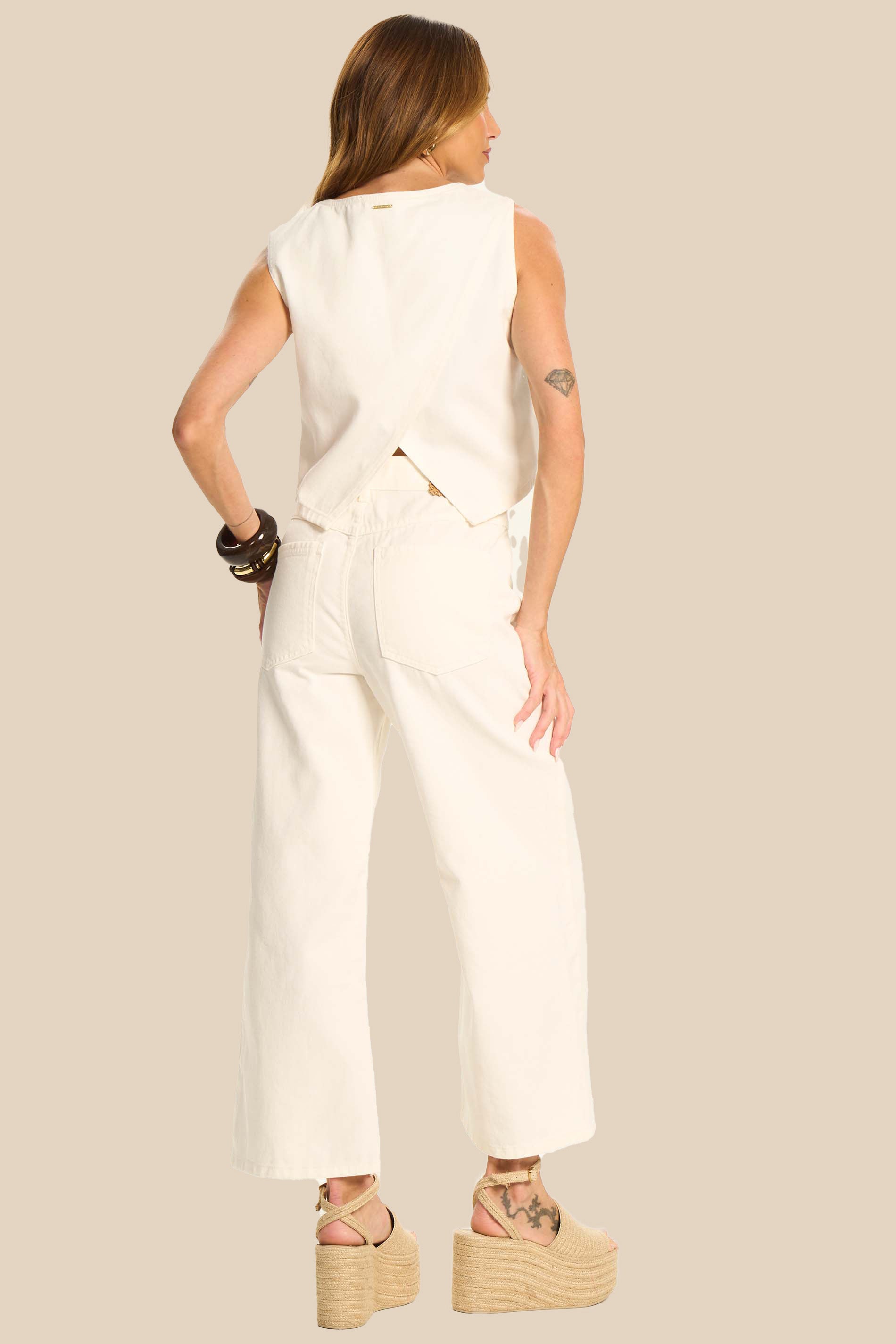 Blusa Cropeed Reta em Algodão Bordado Miragem - Doce Trama