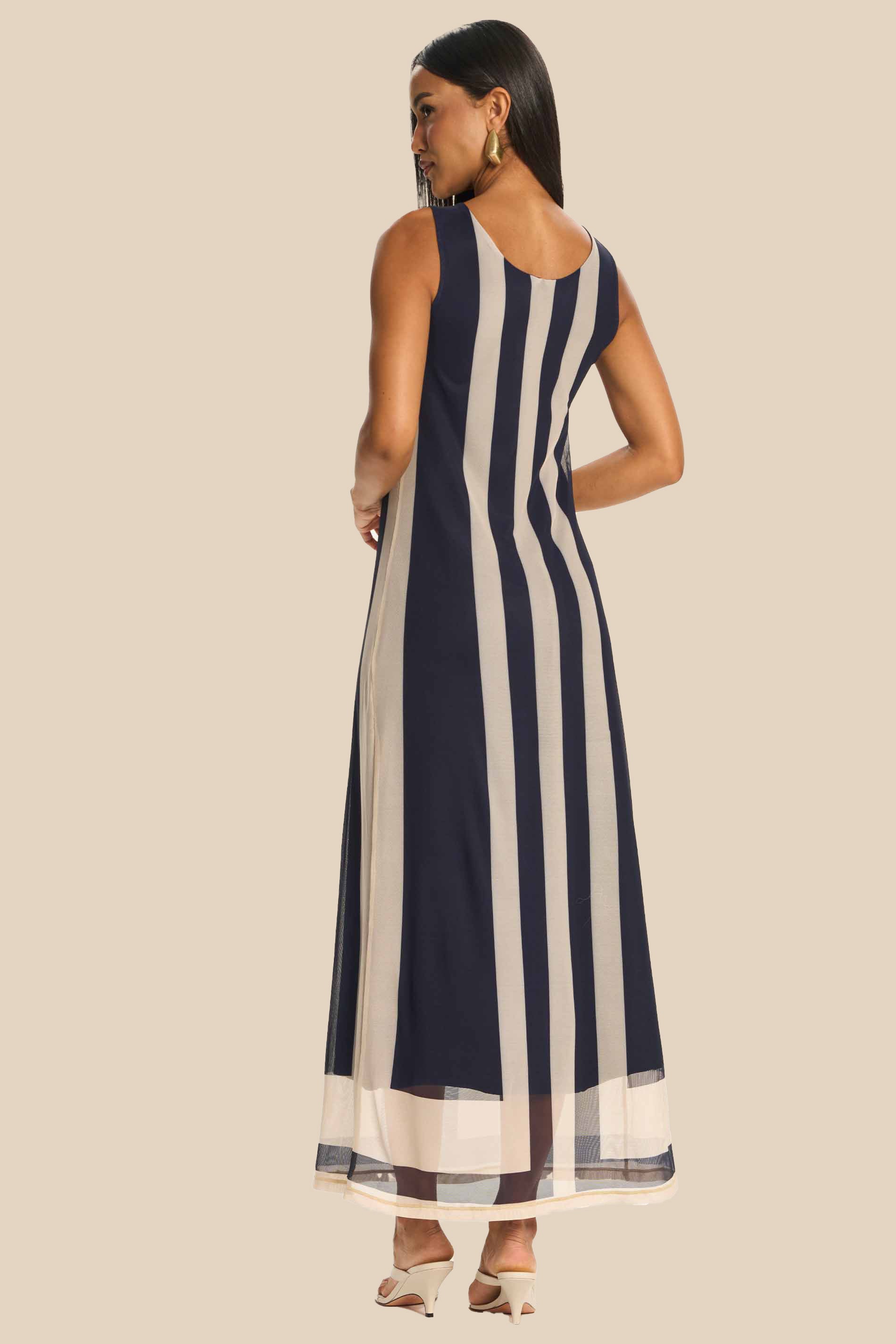Vestido Longo Reto em Tule Estampado Miragem - Doce Trama