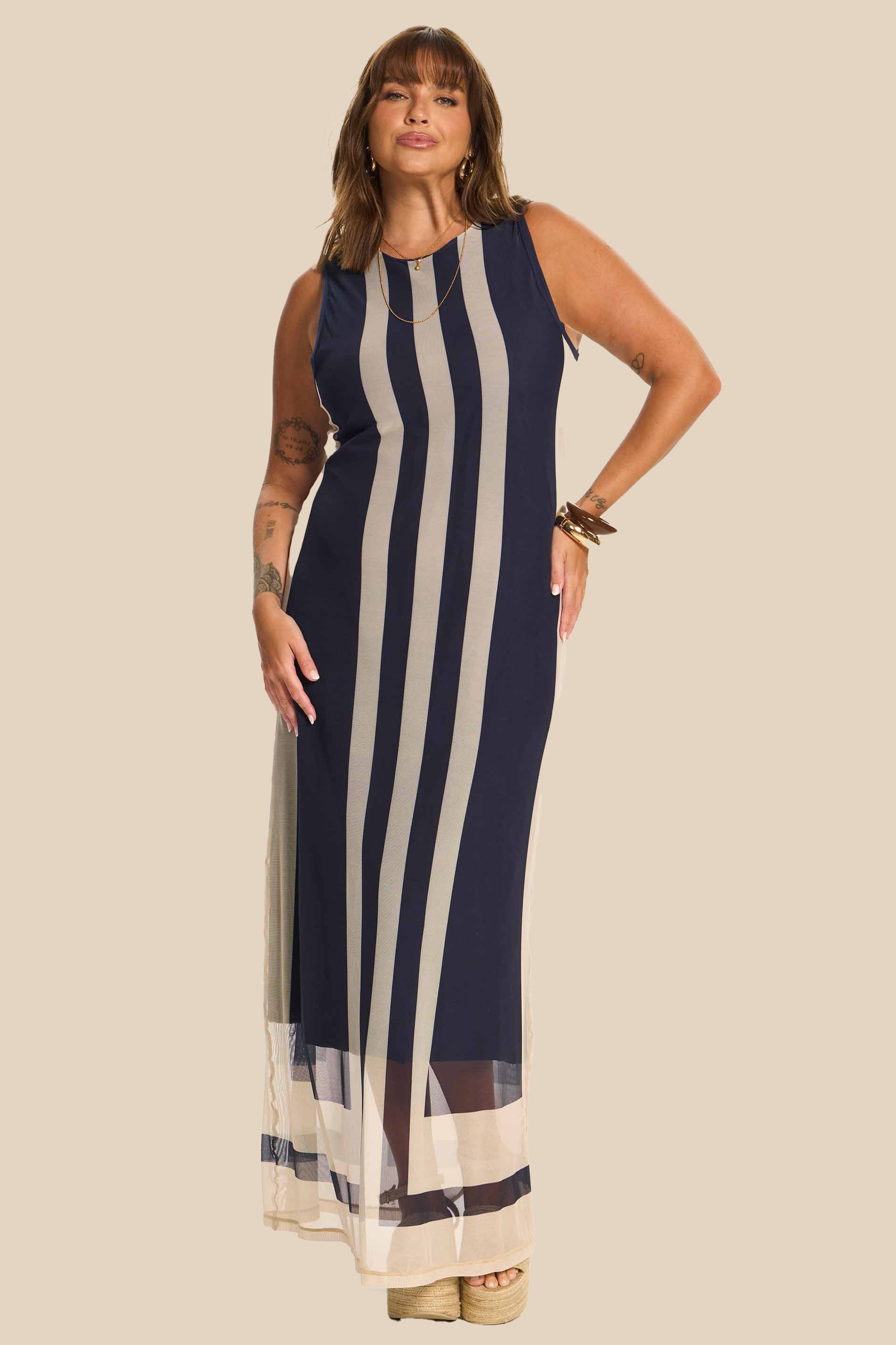 Vestido Longo Reto em Tule Estampado Duna - Doce Trama