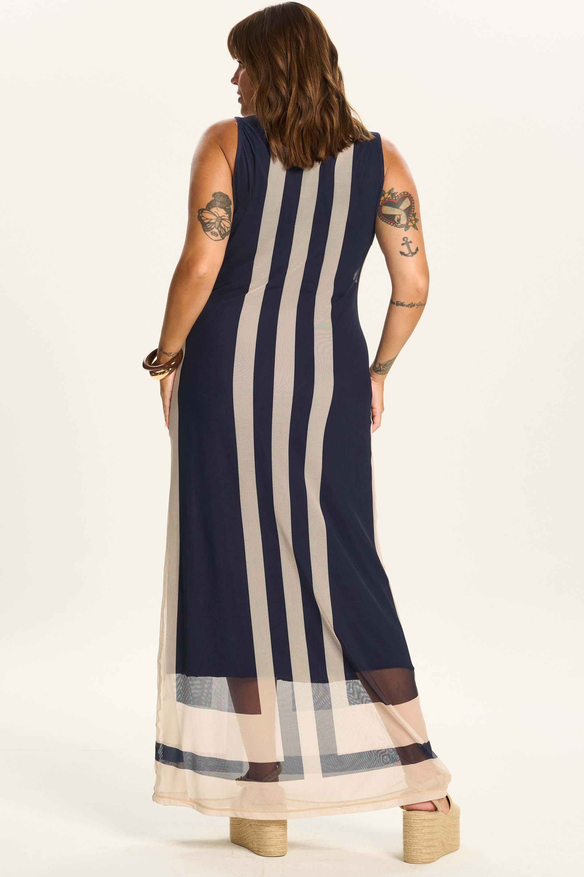 Vestido Longo Reto em Tule Estampado Duna - Doce Trama