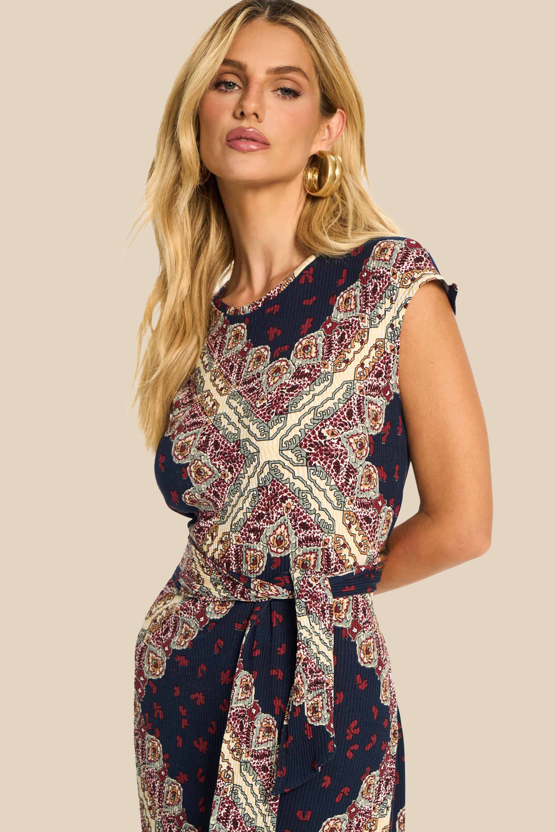 Vestido Midi Evasê com Cinto Embutido Mosaico - Doce Trama