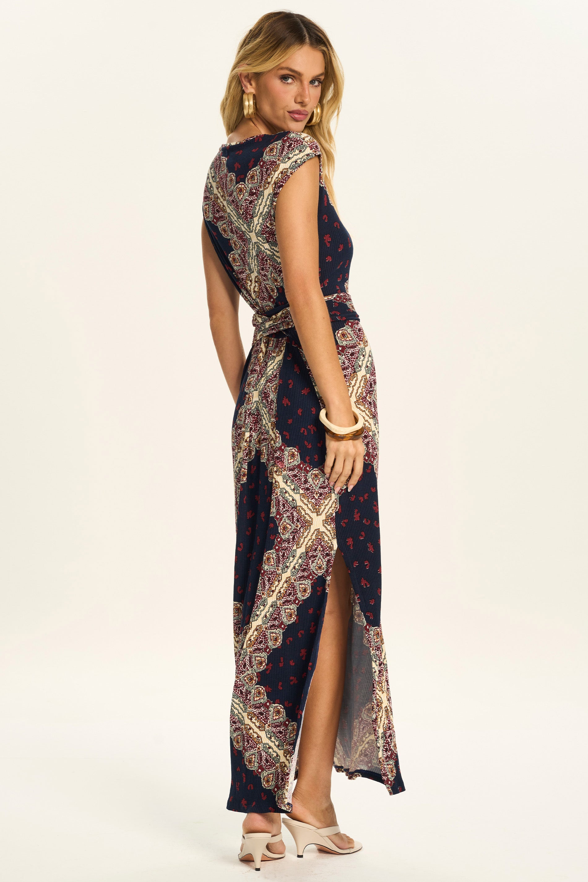 Vestido Midi Evasê com Cinto Embutido Mosaico - Doce Trama