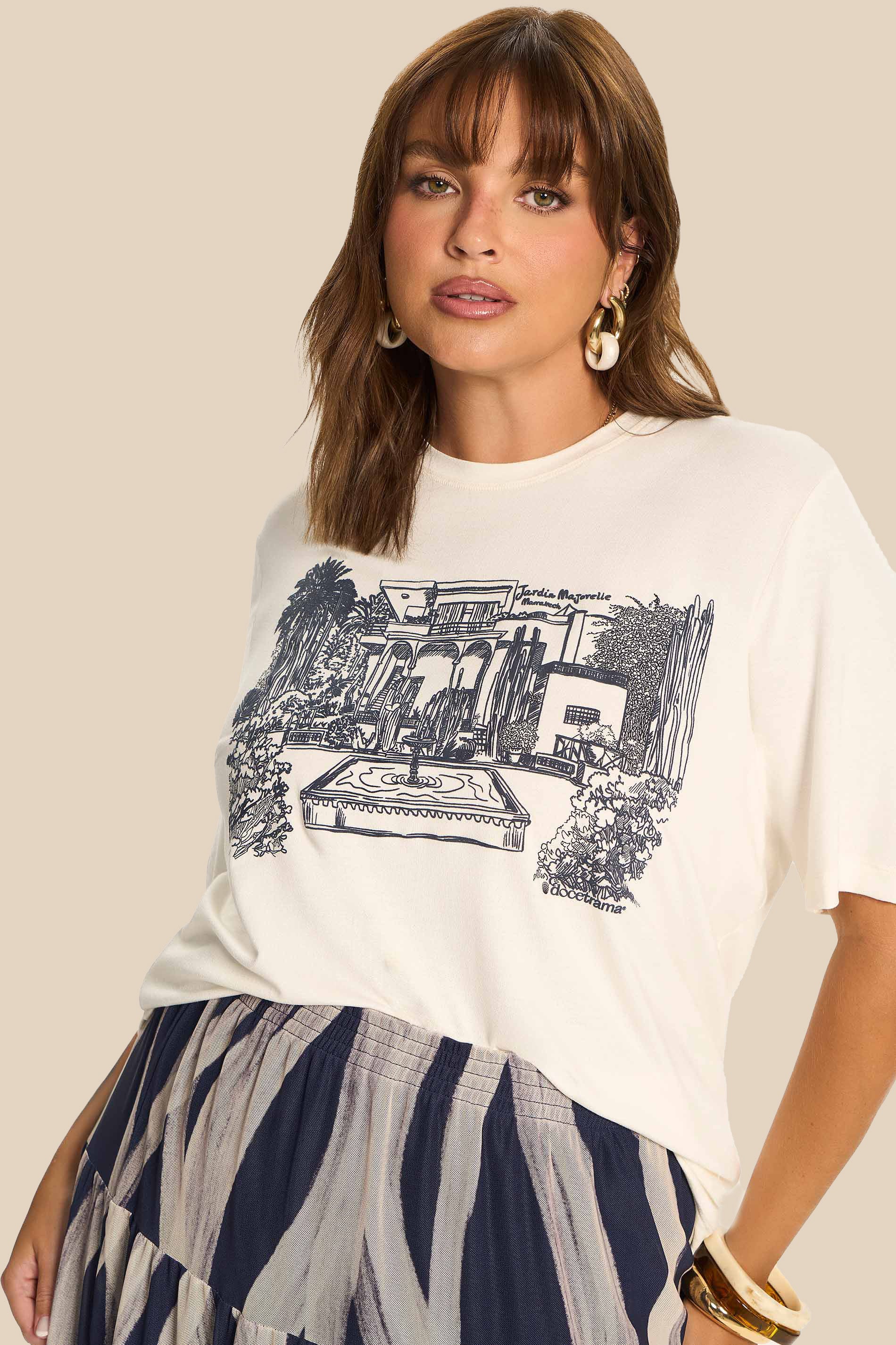 T-Shirt Feminina Ampla Reta com Estampa Miragem - Doce Trama