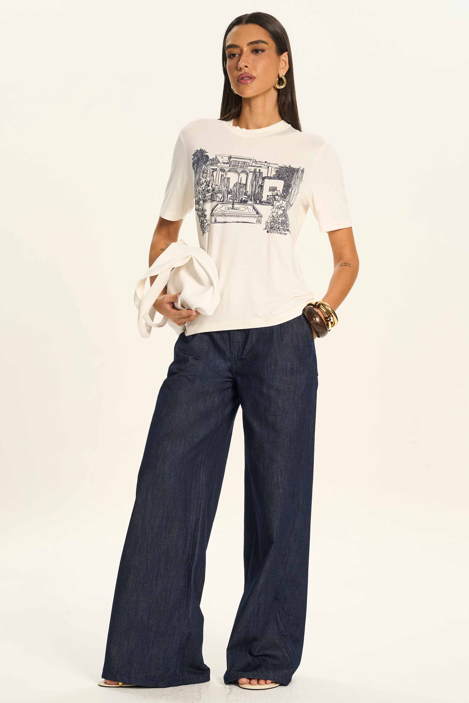 T-Shirt Feminina Ampla Reta com Estampa Miragem - Doce Trama