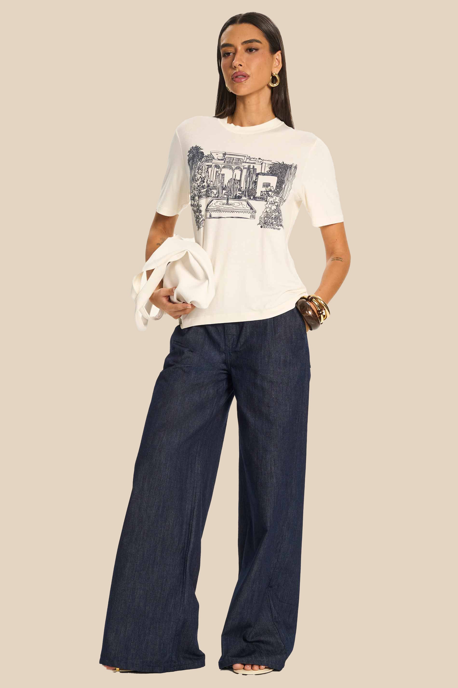 T-Shirt Feminina Ampla Reta com Estampa Miragem - Doce Trama