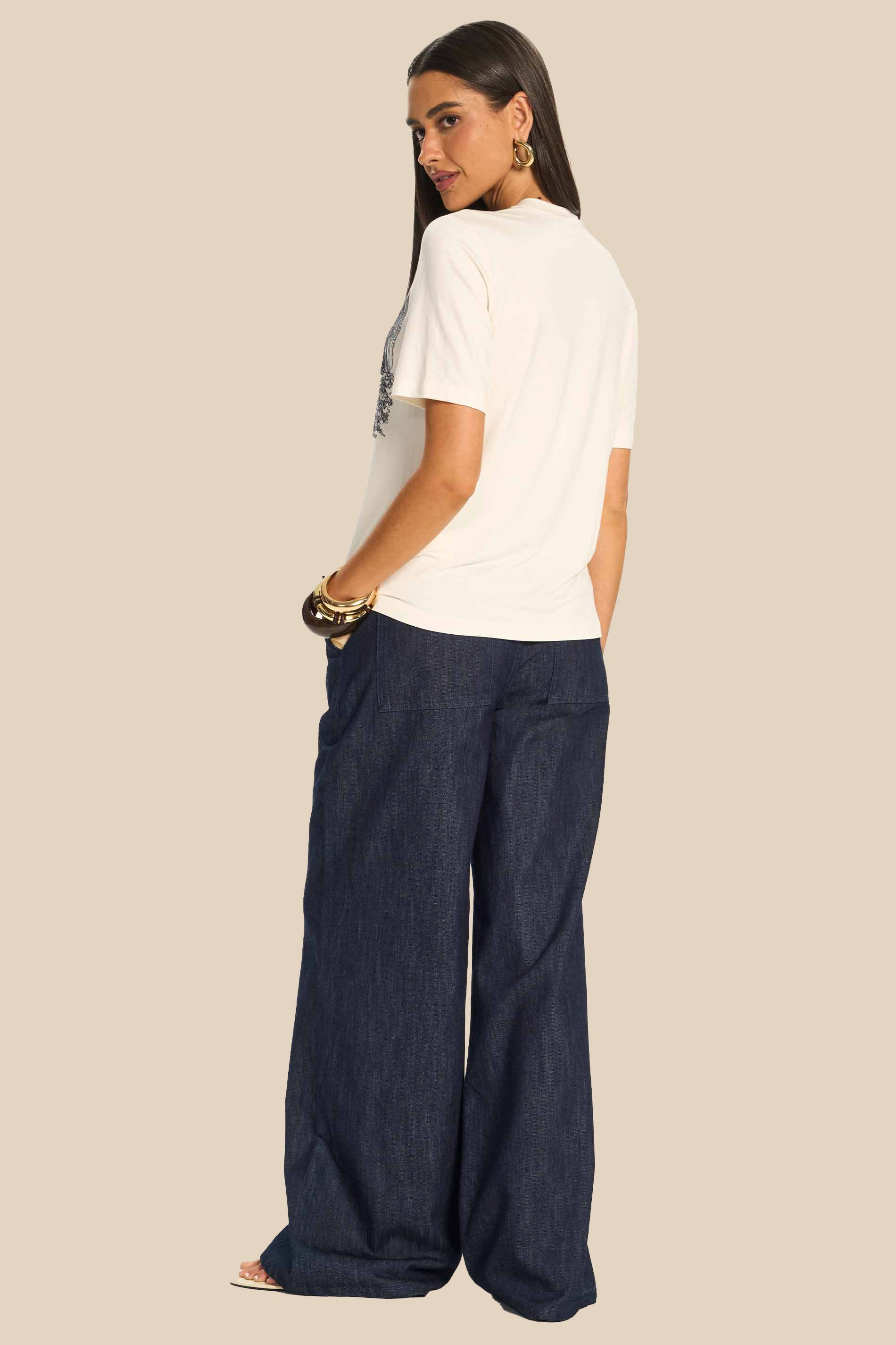 T-Shirt Feminina Ampla Reta com Estampa Miragem - Doce Trama