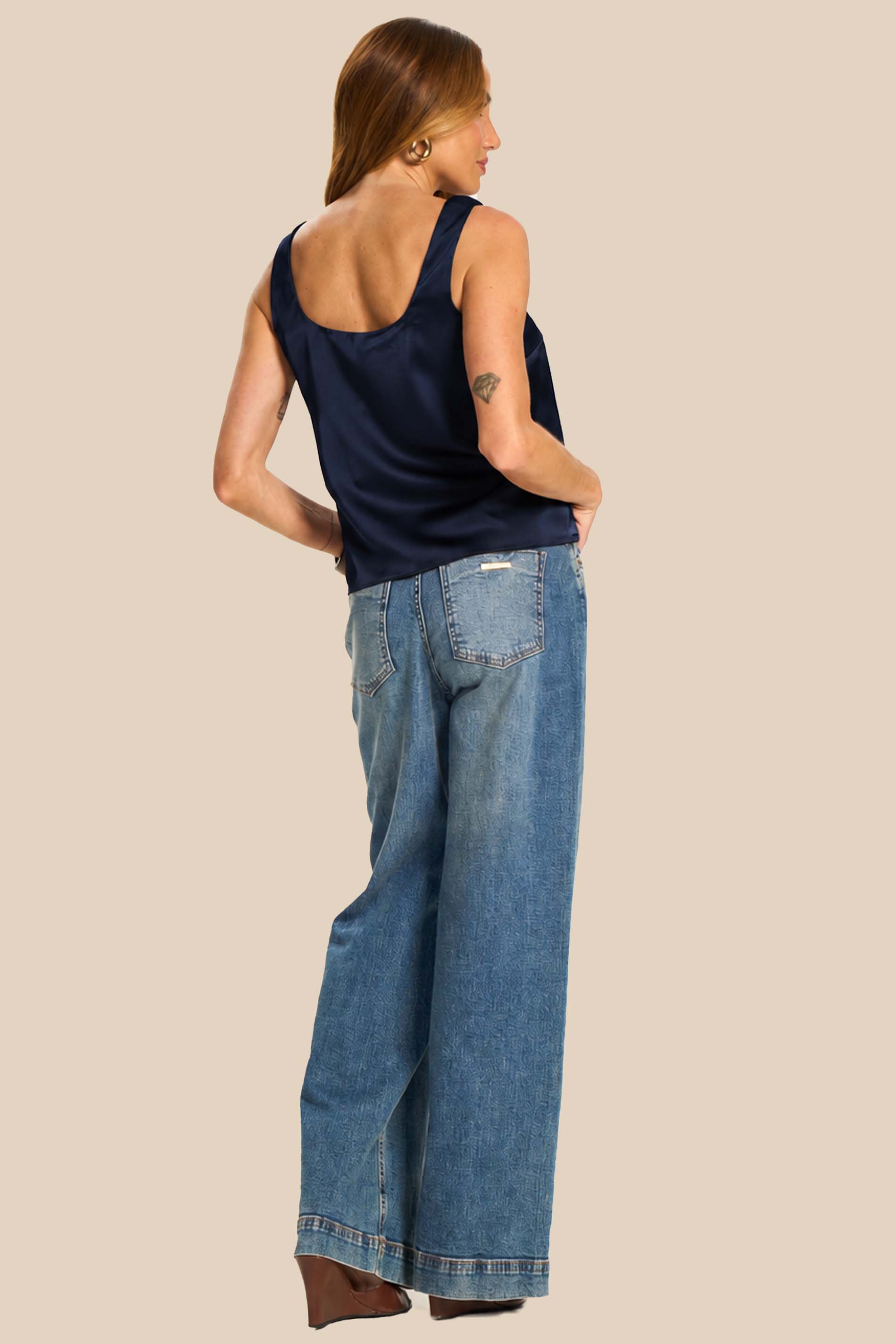 Blusa Reta em Cetim Miragem - Doce Trama