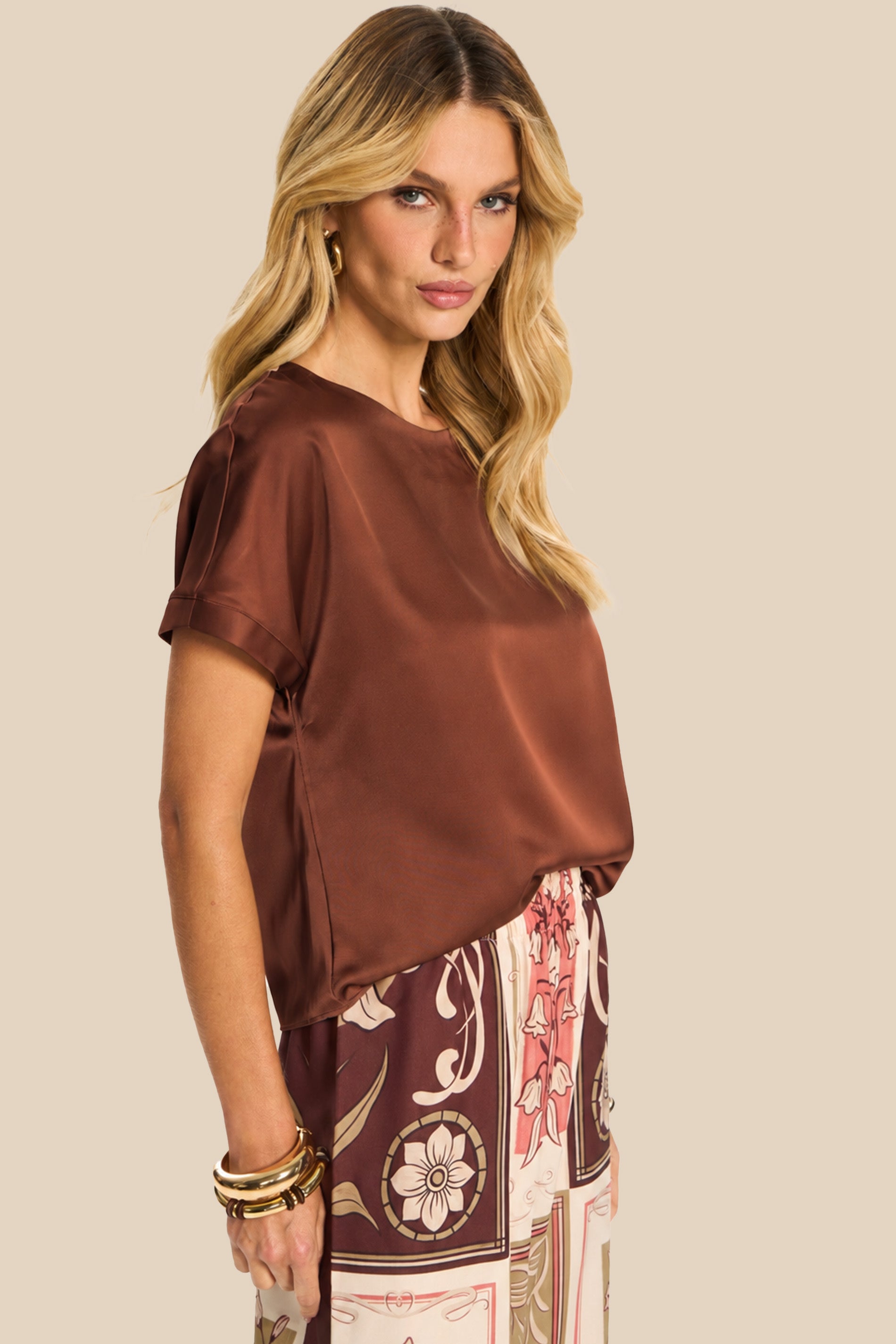 Blusa Reta em Cetim Manga Curta Miragem - Doce Trama