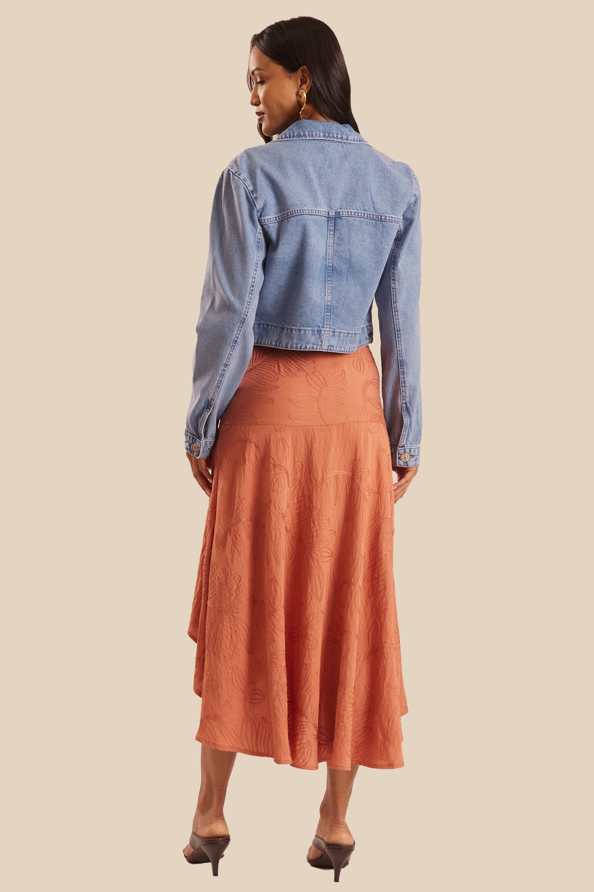 Jaqueta Cropped Jeans Barra Arredondada Miragem - Doce Trama