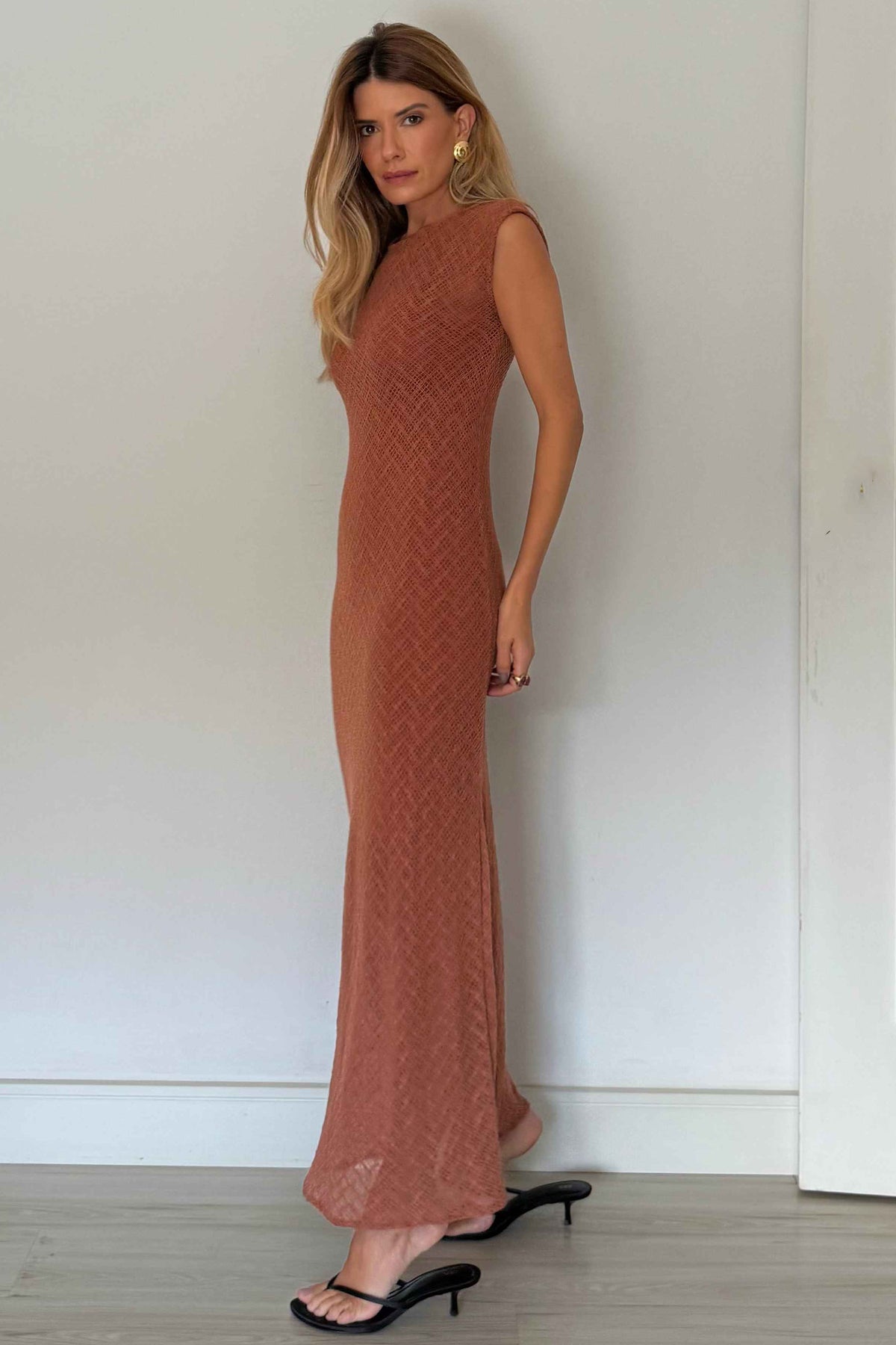Vestido Longo Reto Tela Crochê Regata Resort - Doce Trama