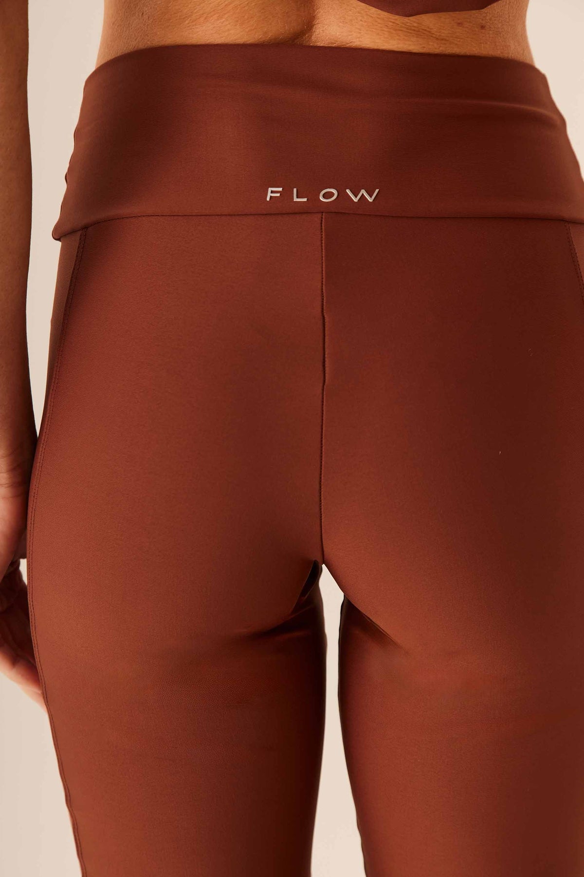 Calça Pantalona Malha Poliamida com Fenda Flow - Doce Trama