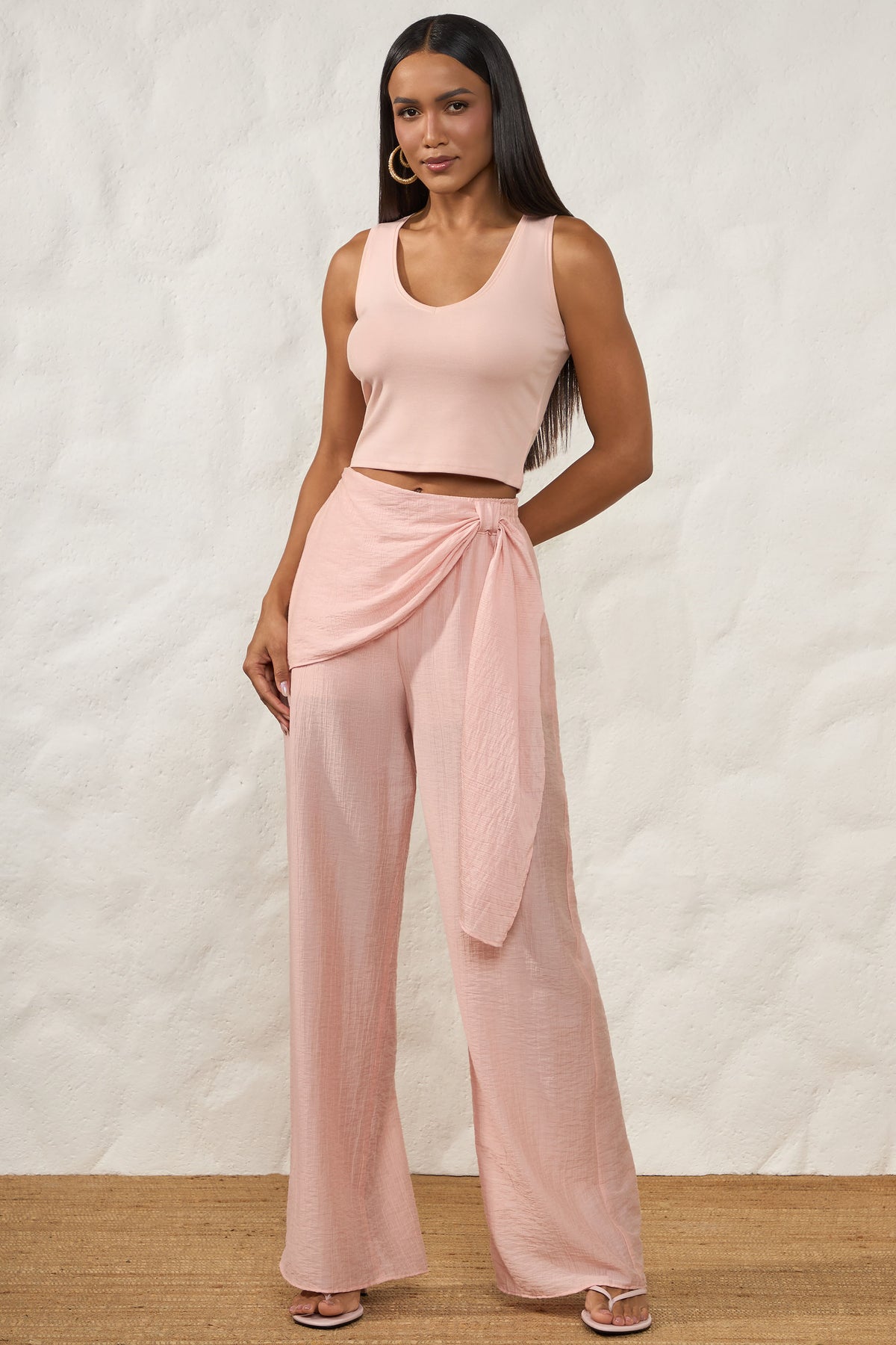 Calça Pantalona Texturizada com Drapeado Resort - Doce Trama