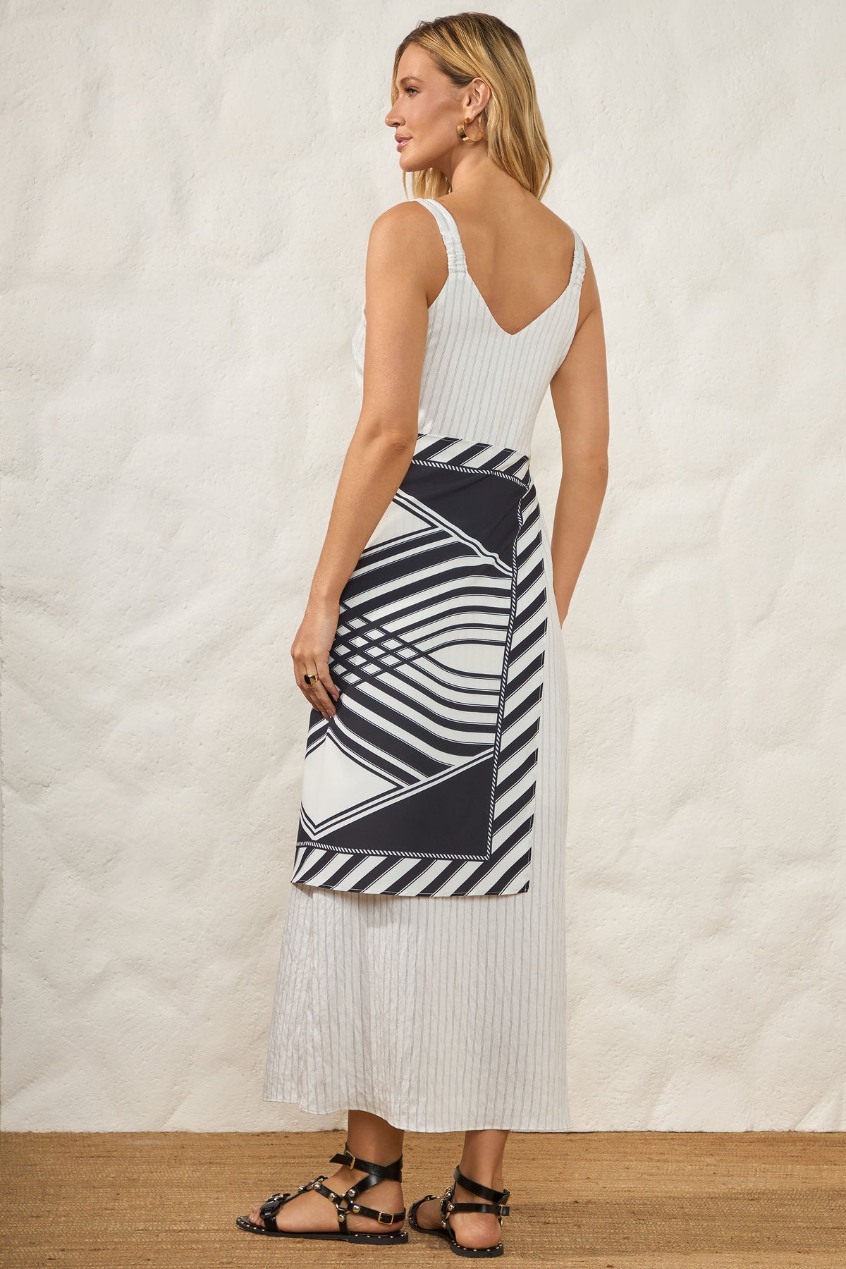 Vestido Midi em Tecido Plano Resort - Doce Trama