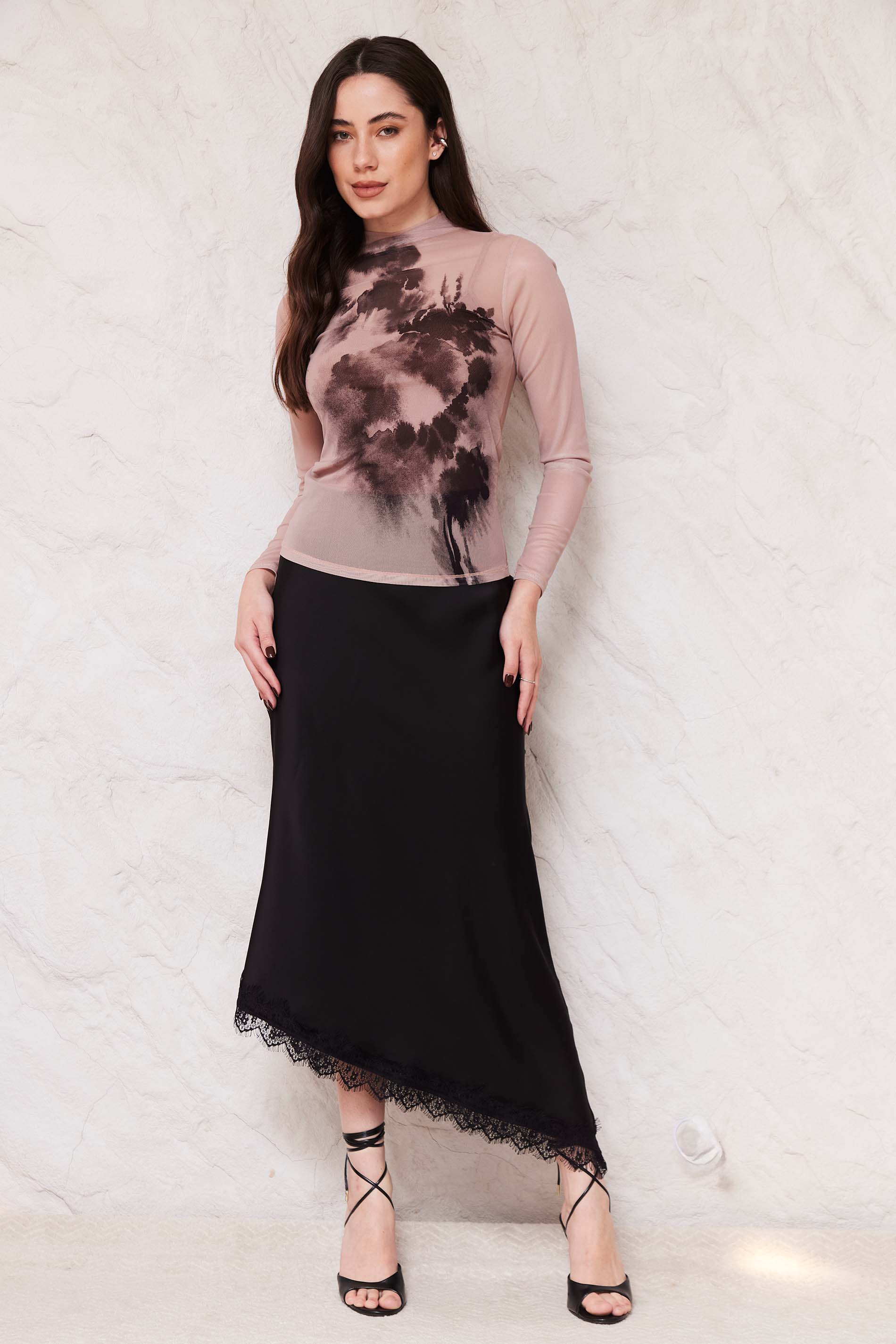 Saia Midi em Cetim Assimétrica com Renda Sunset - Doce Trama