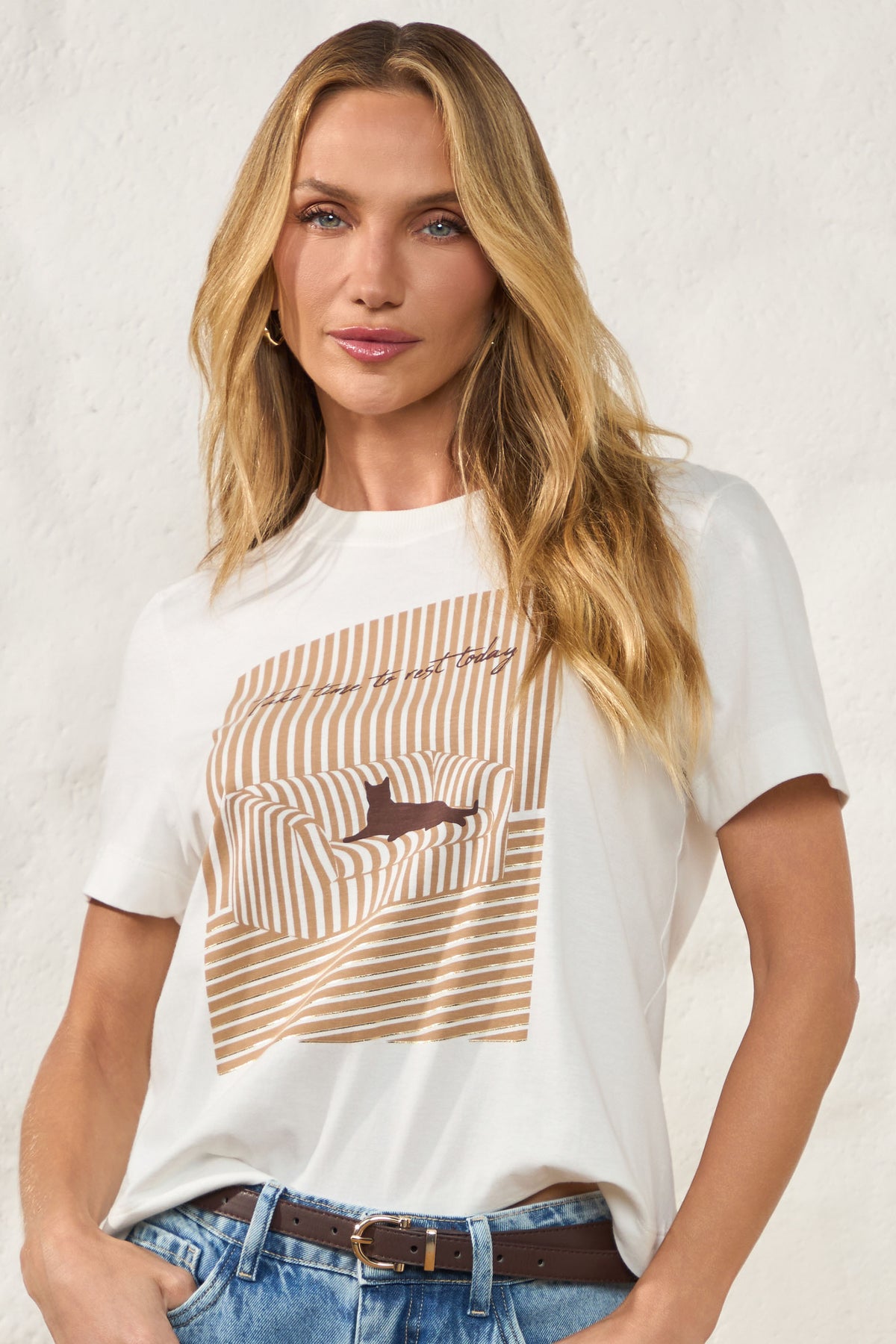 T-Shirt Reta em Malha Estampa Localizada Resort - Doce Trama