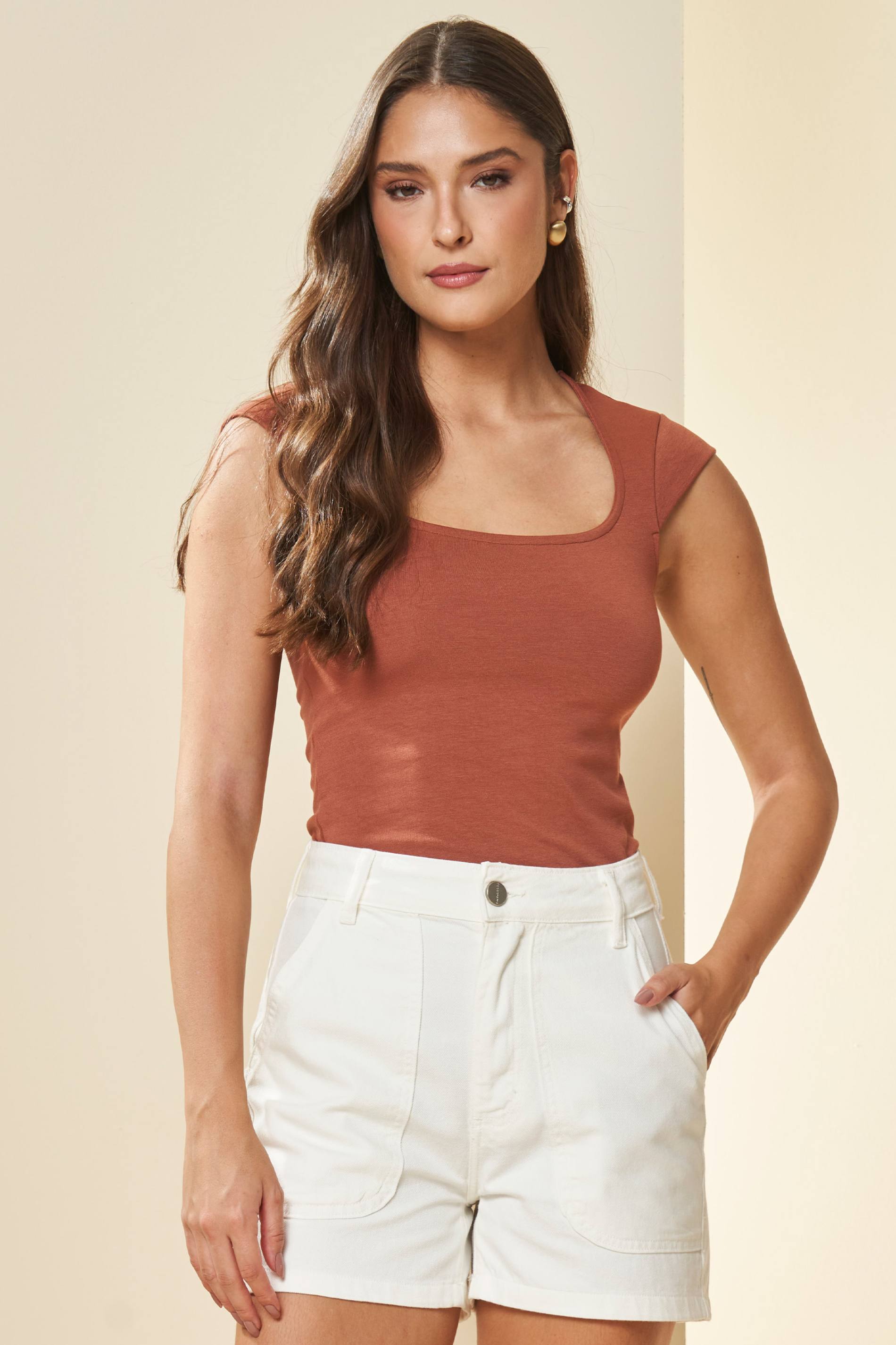 Blusa de Manga Curta Romantic em Malha Bodycon