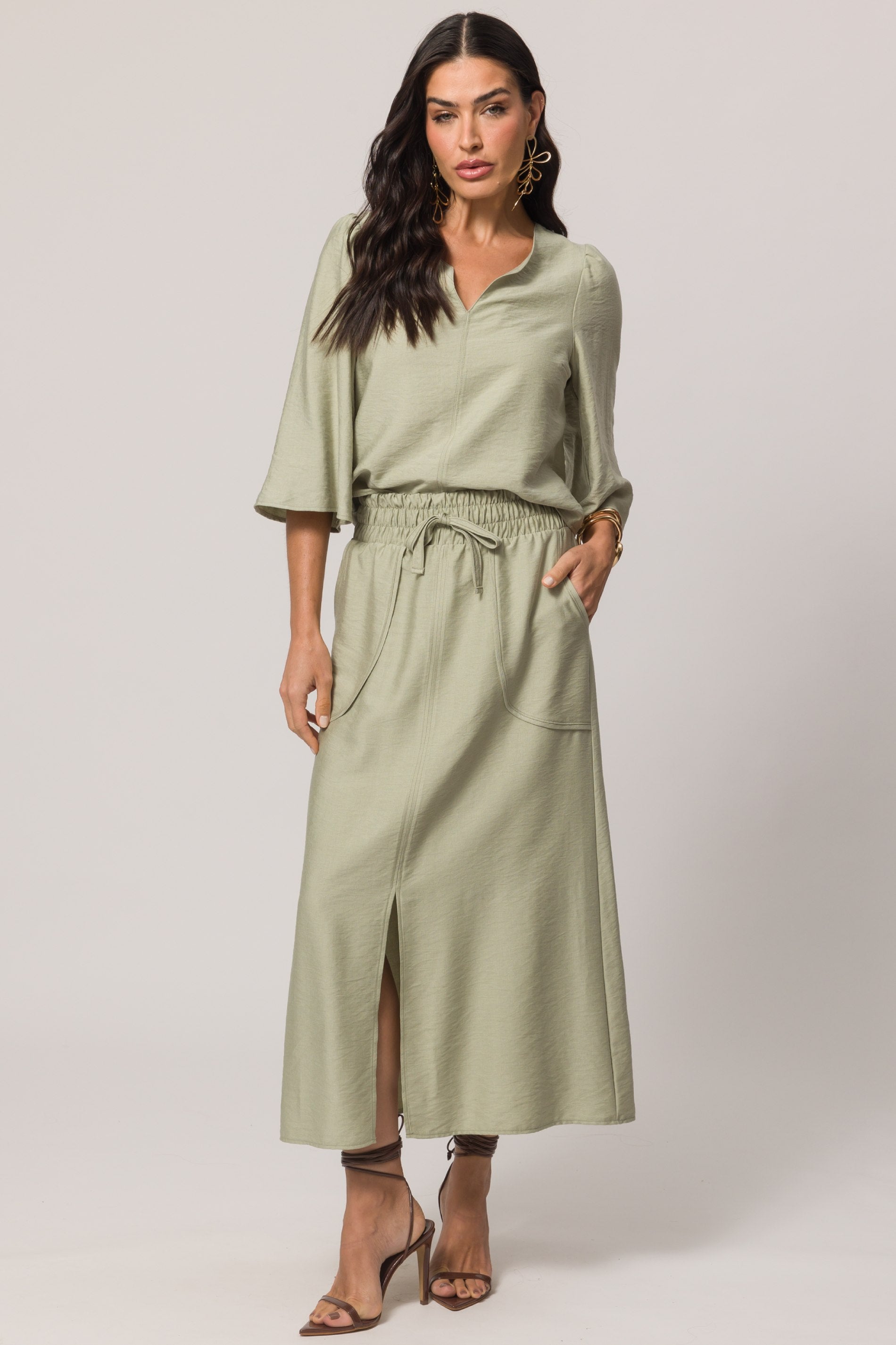 Saia midi com elástico em viscoflow